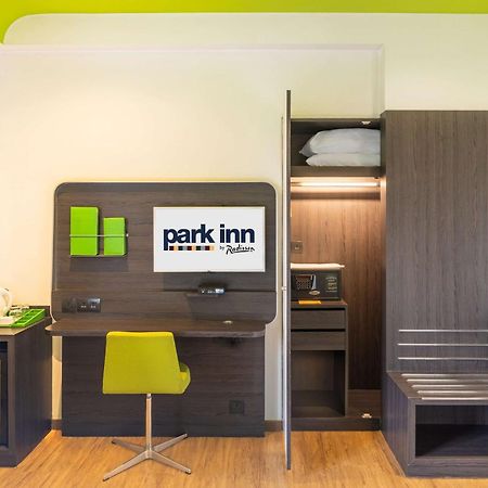 Park Inn By Radisson,South Delhi New Delhi Eksteriør billede Park Inn by Radisson, Berlin-Westend